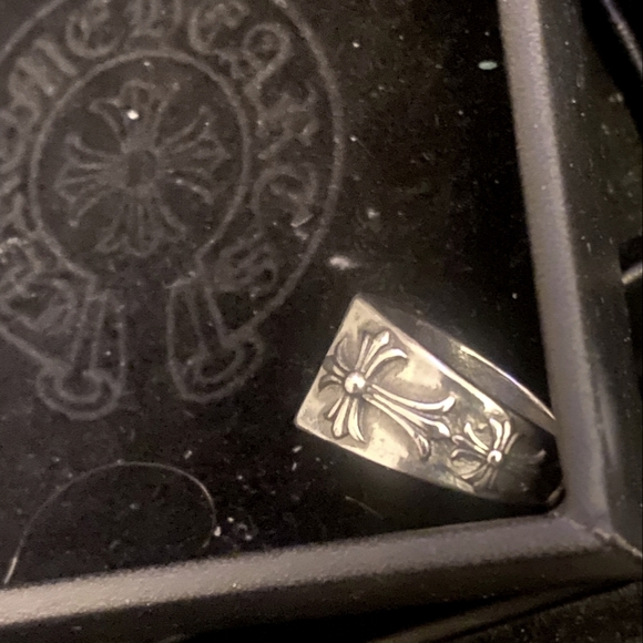 Chrome Hearts Silver Medallion Cross Ring size 8 - Picture 10 of 10